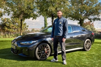 Los jugadores del Real Madrid reciben sus BMW eléctricos jugadores Real Madrid coches eléctricos