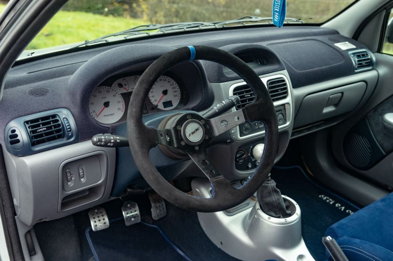 subasta renault clio v6 fase i 2001