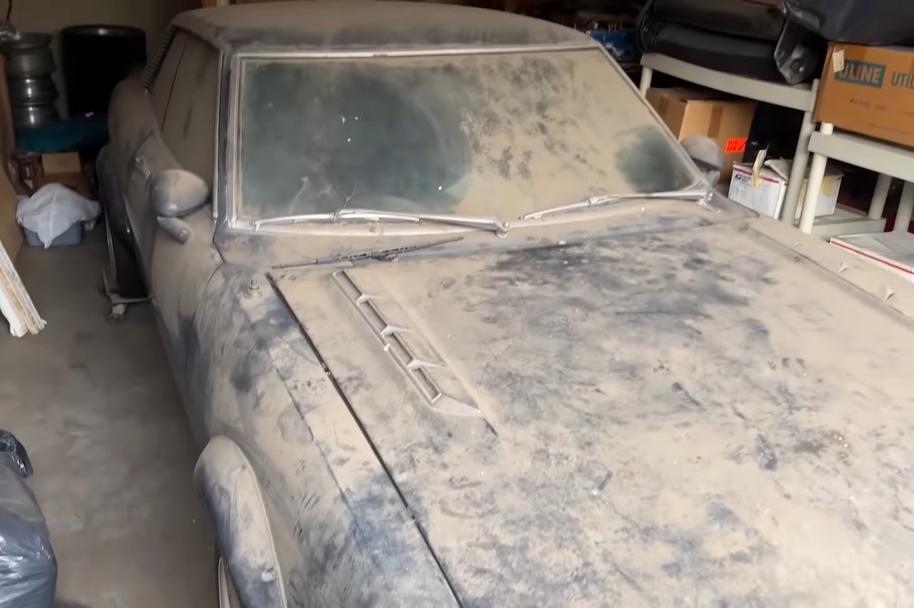 Toyota Celica 1972 abandonado