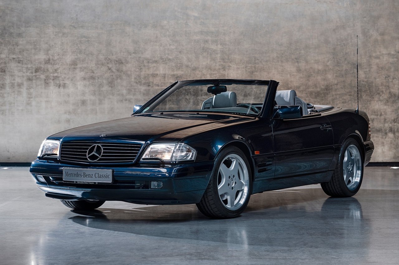 coches clásicos y modernos 