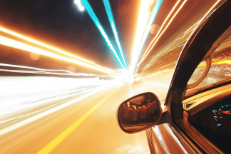 La Policía para un coche a más de 200 km/h y al volante iba un adolescente más de 200 km/h adolescente