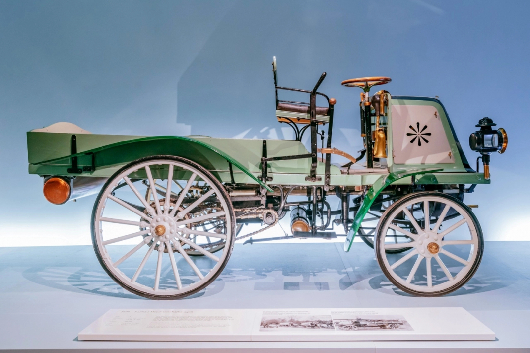 vehiculo empresarial motorizado daimler 1899