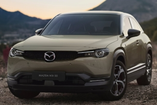 Consejero delegado de Mazda Europa: "Me molesta que los políticos hayan decidido cómo tenemos que llegar al coche eléctrico" Mazda Europa coche eléctrico