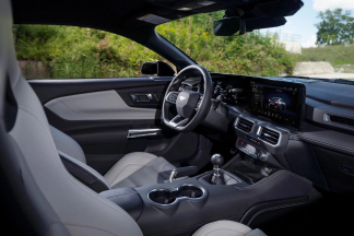 El nuevo Ford Mustang no equiparía radio AM subasta primer ford mustang gt septima generacion