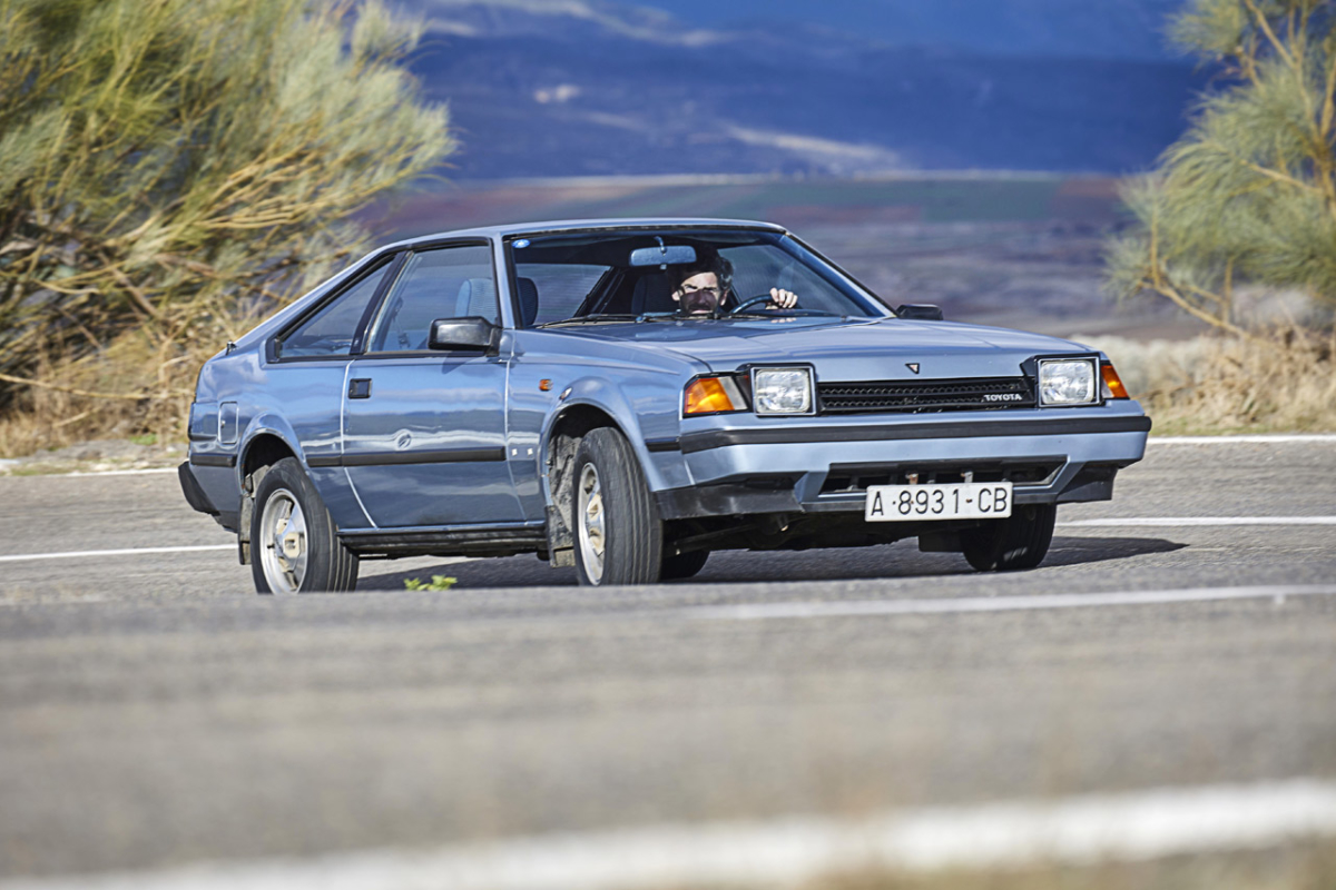 PRUEBA: Toyota Celica 2.0 XT RA61 (1983) - Periodismo del Motor
