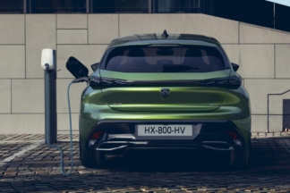 Los coches híbridos enchufables contaminan mucho más de lo anunciado, según un estudio europeo coches híbridos enchufables contaminan mucho más