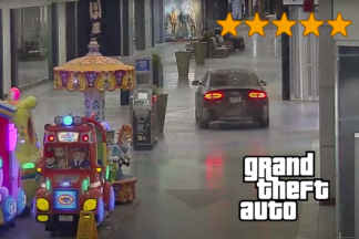 Vídeo: unos ladrones asaltan, a lo GTA, un centro comercial con un Audi A4 robado