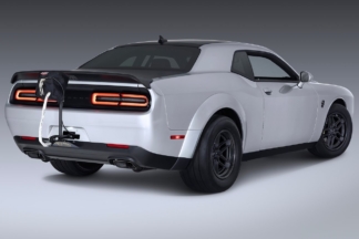 Dodge Challenger Demon 170, con paracaídas opcional y estuche de whisky de regalo Dodge Challenger Demon 170 paracaídas opcional y whisky