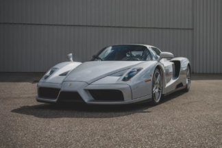 Sale a subasta un Ferrari Enzo de 2003 a estrenar Ferrari Enzo