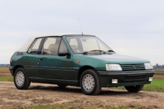 A subasta un Peugeot 205 Roland Garros Cabriolet con 24.000 kilómetros subasta Peugeot 205 Roland Garros Cabriolet