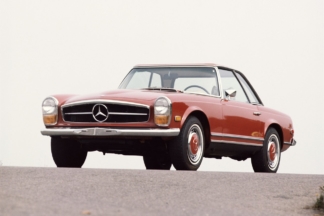 Walt Disney compró un Mercedes-Benz 230SL y se lo alquiló a su propio estudio para recuperar parte de lo invertido walt disney mercedes-benz 230sl