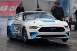 Ford Mustang Super Cobra Jet 1800, el dragster eléctrico de Ford supera los 1.800 CV