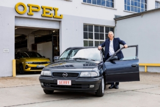 Supera el millón de kilómetros recorridos con su Opel Astra F, ¡y ojo qué aspecto tiene! opel astra millon kilometros