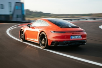 Un dispositivo inventado en 1860 es el truco usado por Porsche para que sus coches suenen mejor Porsche