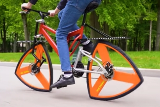 Un ingeniero ucraniano inventa la bicicleta imposible, ¡con ruedas triangulares! Bicicleta ruedas triangulares