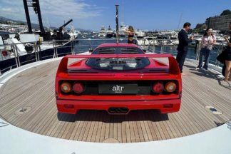 ¿Qué hacía un Ferrari F40 en la proa de un yate durante el GP de Mónaco de F1? ferrari f40 proa yate gp monaco f1