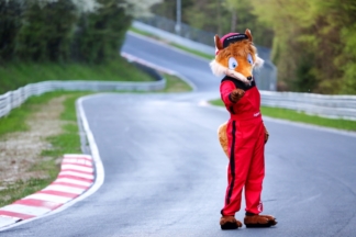 Legend, así es la nueva mascota del circuito de Nürburgring legend mascota nurburgring