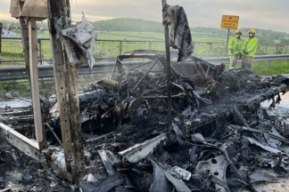 Calcinado un Mercedes-AMG One en un incendio mientras era transportado en camión mercedes-amg one incendio