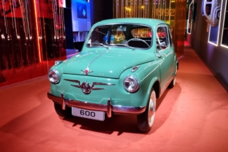 Vídeo: SEAT S.A. hace un repaso a sus 70 años de historia en el Salón de Barcelona seat s.a. coches historicos