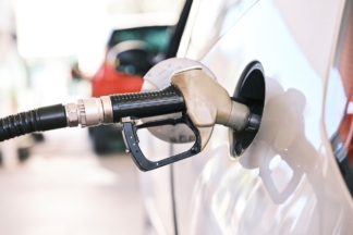 Ahorra hasta un 30% en gasolina con estos trucos de la DGT ahorrar gasolina trucos dgt