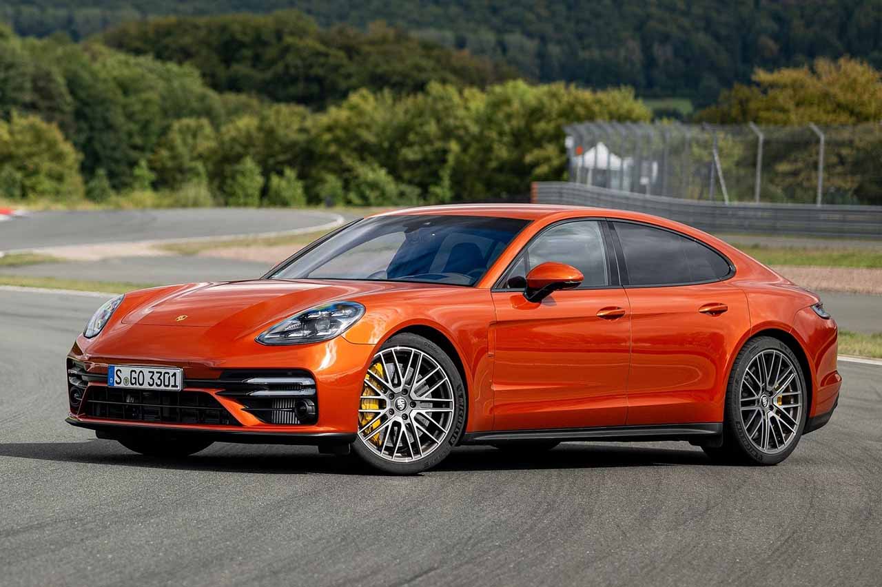 coches nuevos con motor de 8 cilindros 