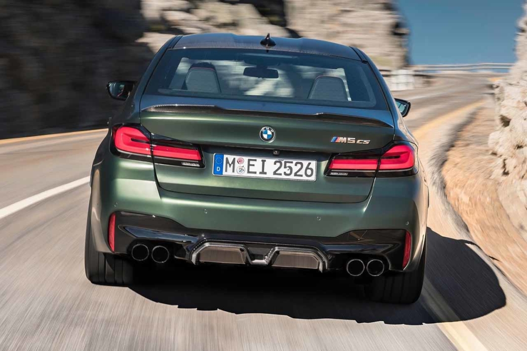 coches nuevos con motor de 8 cilindros