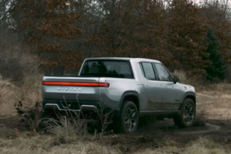 Rivian elimina la función ‘Tank Turn’ que permitía al R1T girar sobre sí mismo rivian r1t tank turn