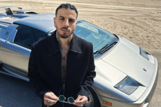 La espectacular colección de coches de Rauw Alejandro