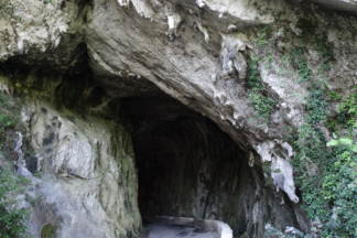 La Cuevona, el túnel con más encanto del mundo está en España túnel de La Cuevona