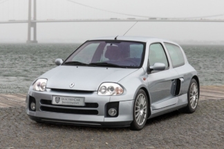 A la venta un Renault Clio V6 con menos de 1.800 km venta Renault Clio V6