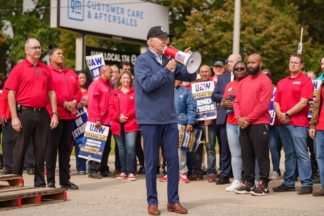 Joe Biden se une a un piquete en la planta de General Motors en Detroit Joe Biden piquete General Motors