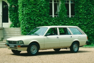 Cómo el Peugeot 505 salvó al Aston Martin V8 Vantage Peugeot 505 salvó Aston Martin V8 Vantage