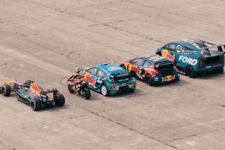 Varios coches de Red Bull se enfrentan en el cuarto de milla: ¿cuál es más rápido? coches Red Bull cuarto de milla