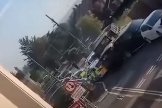 Un hombre embiste con un camión militar un control policial y causa daños por valor de 93.000 euros persecucion cambion militar