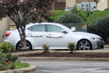 Un Lexus IS con protecciones contra abolladuras provoca un aviso de amenaza de bomba Lexus IS amenaza bomba