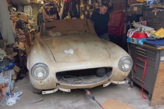 Encuentran un Mercedes 190 SL abandonado en un granero desde hace 60 años Mercedes 190 SL abandonado