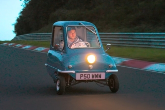 El Peel P50, el coche más pequeño del mundo, a fuego en Nürburgring Peel P50 Nürburgring
