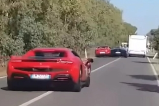 Vídeo: espectacular accidente entre un Ferrari, un Lamborghini y una caravana Accidente