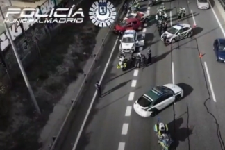 La Policía detiene a un conductor que arrolló varias patrullas tras 30 kilómetros de persecución en Madrid policía detiene conductor persecución