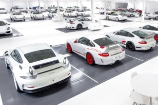 Sale a subasta una increíble colección de Porsche blancos con pocos kilómetros subasta colección Porsche blancos