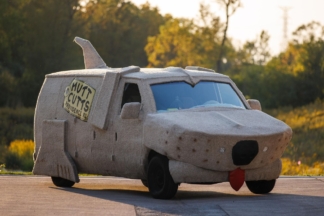 A subasta una divertida réplica de la furgoneta perro de la película 'Dos tontos muy tontos' subasta réplica furgoneta perro película Dos tontos muy tontos