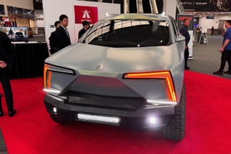 Aitekx Robotruck 1T, la copia descarada del Tesla Cybertruck Aitekx Robotruck 1T