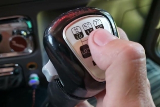 Vídeo: así se opera un cambio manual de 18 marchas Cambio manual 18 marchas