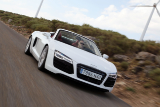 Los coches de los jugadores del Rayo Vallecano, un equipo modesto, coches de lujo coches de los jugadores del Rayo Vallecano