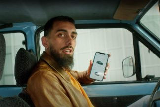 Borja Iglesias sorprende por llegar con uno de los coches clásicos más queridos al entrenamiento Borja Iglesias Seat Panda