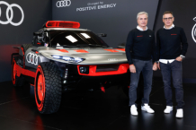 Carlos Sainz y Lucas Cruz presentan su Audi para el Dakar 2024