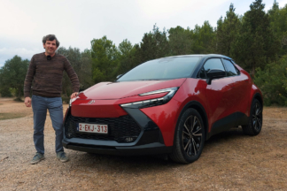 PRUEBA en VÍDEO del Toyota C-HR 2024