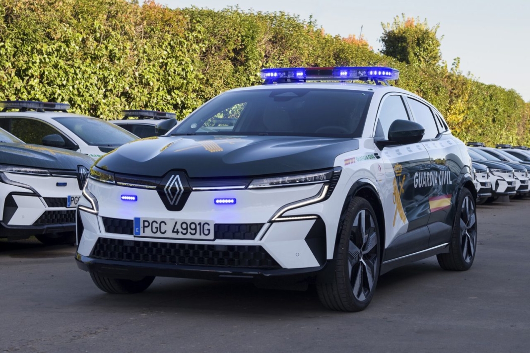 renault megane e-tech electrico guardia civil