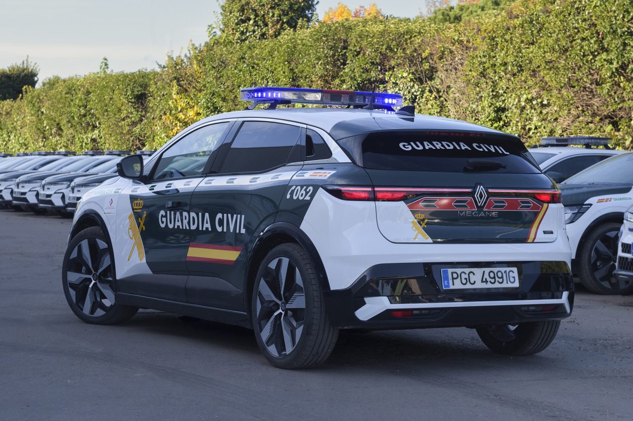 renault megane e-tech electrico guardia civil