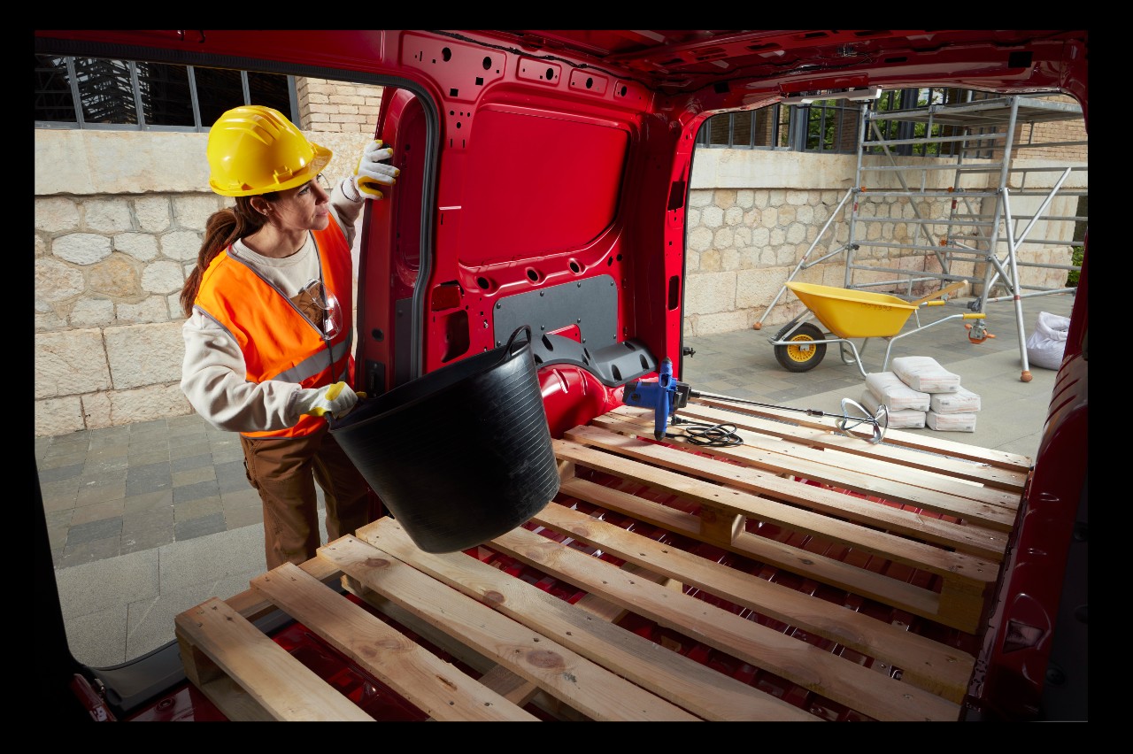 Ford Transit Connect PHEV 2024